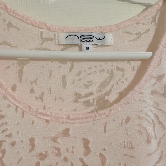 Floral Cutout top - Picture 2 of 5